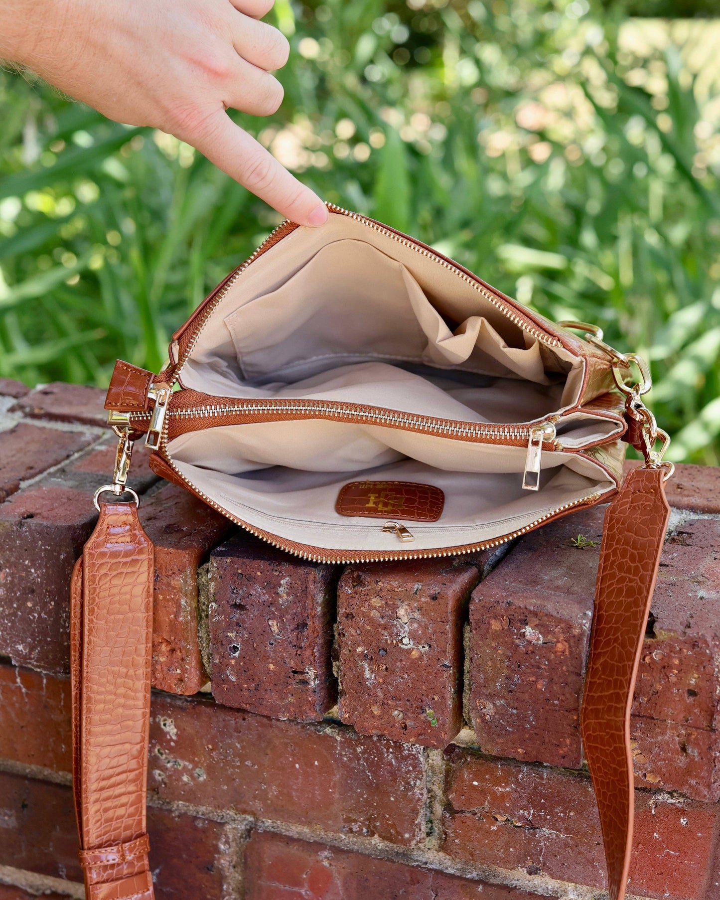 Ariana Crossbody Black LD