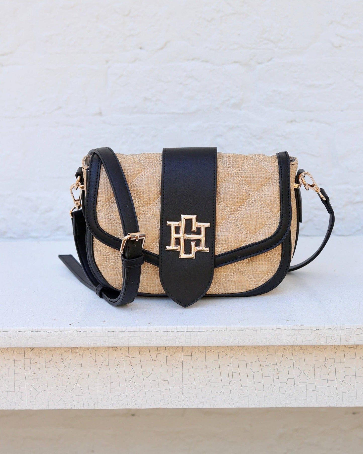 Griffin Crossbody Bag Natural Black DQ