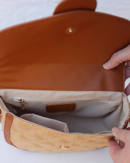 Griffin Crossbody Bag Natural Black DQ